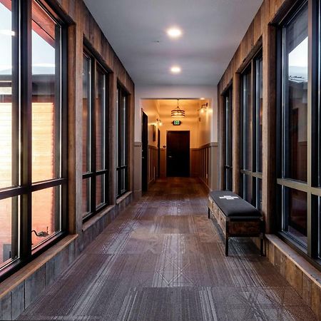 Compass Rose Lodge Huntsville エクステリア 写真